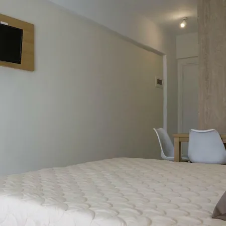 Aparthotel Pinelopi *